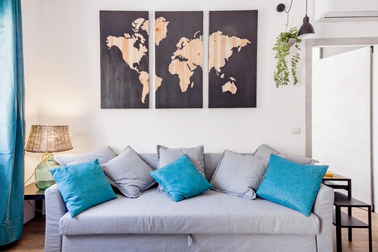 Open The Classic Wooden Shutters At A Cozy City Nest Firenze Esterno foto