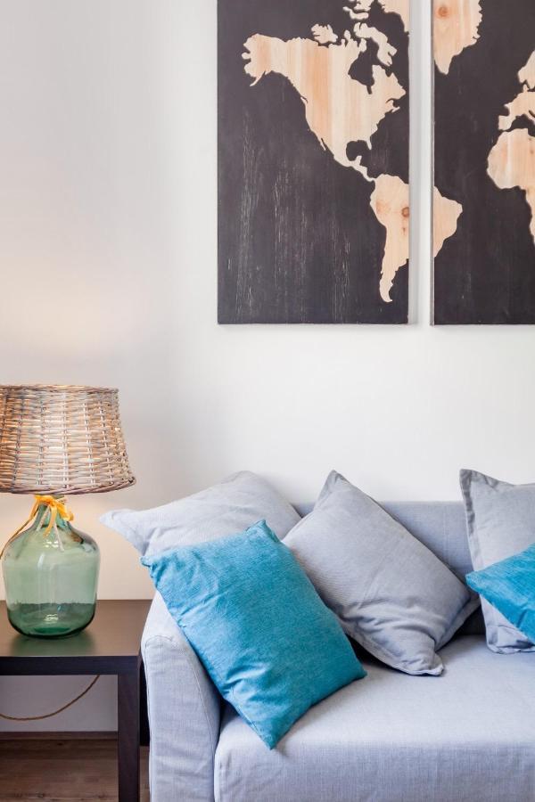 Open The Classic Wooden Shutters At A Cozy City Nest Firenze Esterno foto
