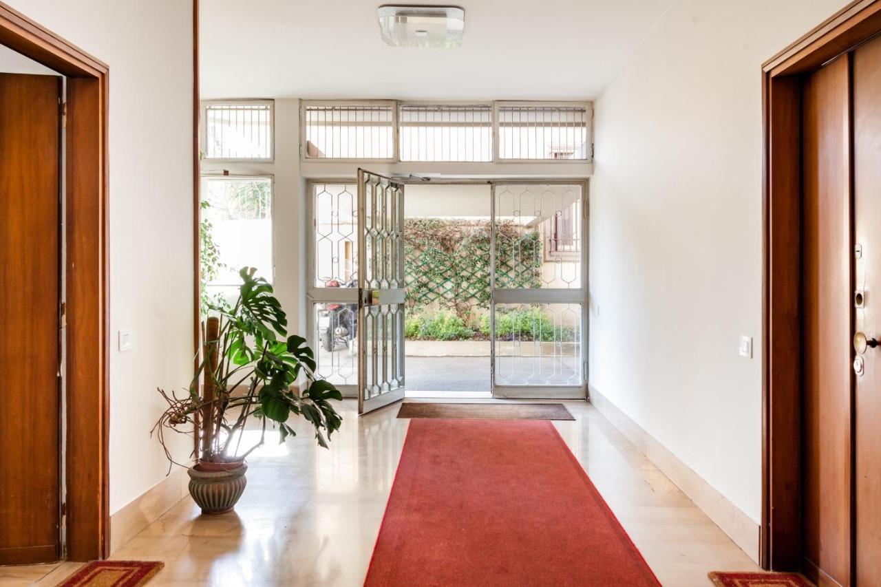 Open The Classic Wooden Shutters At A Cozy City Nest Firenze Esterno foto
