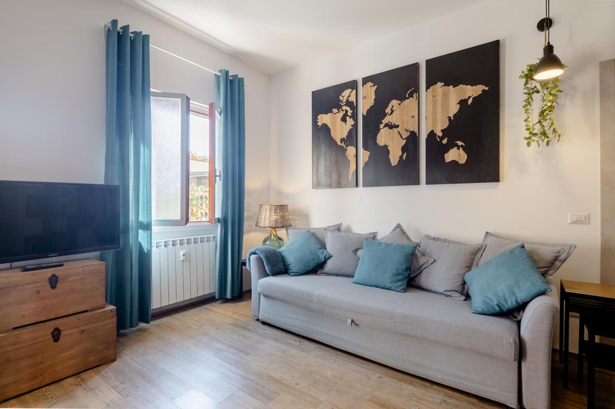 Open The Classic Wooden Shutters At A Cozy City Nest Firenze Esterno foto