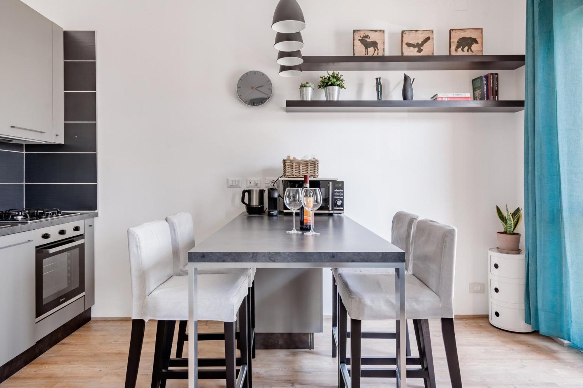 Open The Classic Wooden Shutters At A Cozy City Nest Firenze Esterno foto